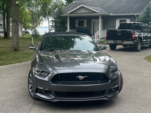 Used 2017 Ford Mustang GT Premium w/ Equipment Group 401A RWD image 9