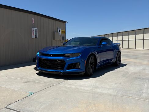 Used 2018 Chevrolet Camaro ZL1 RWD image 20