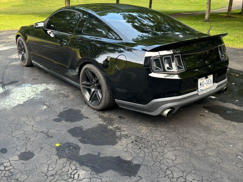 Used 2011 Ford Mustang GT Premium w/ Brembo Brake Pkg RWD image 6