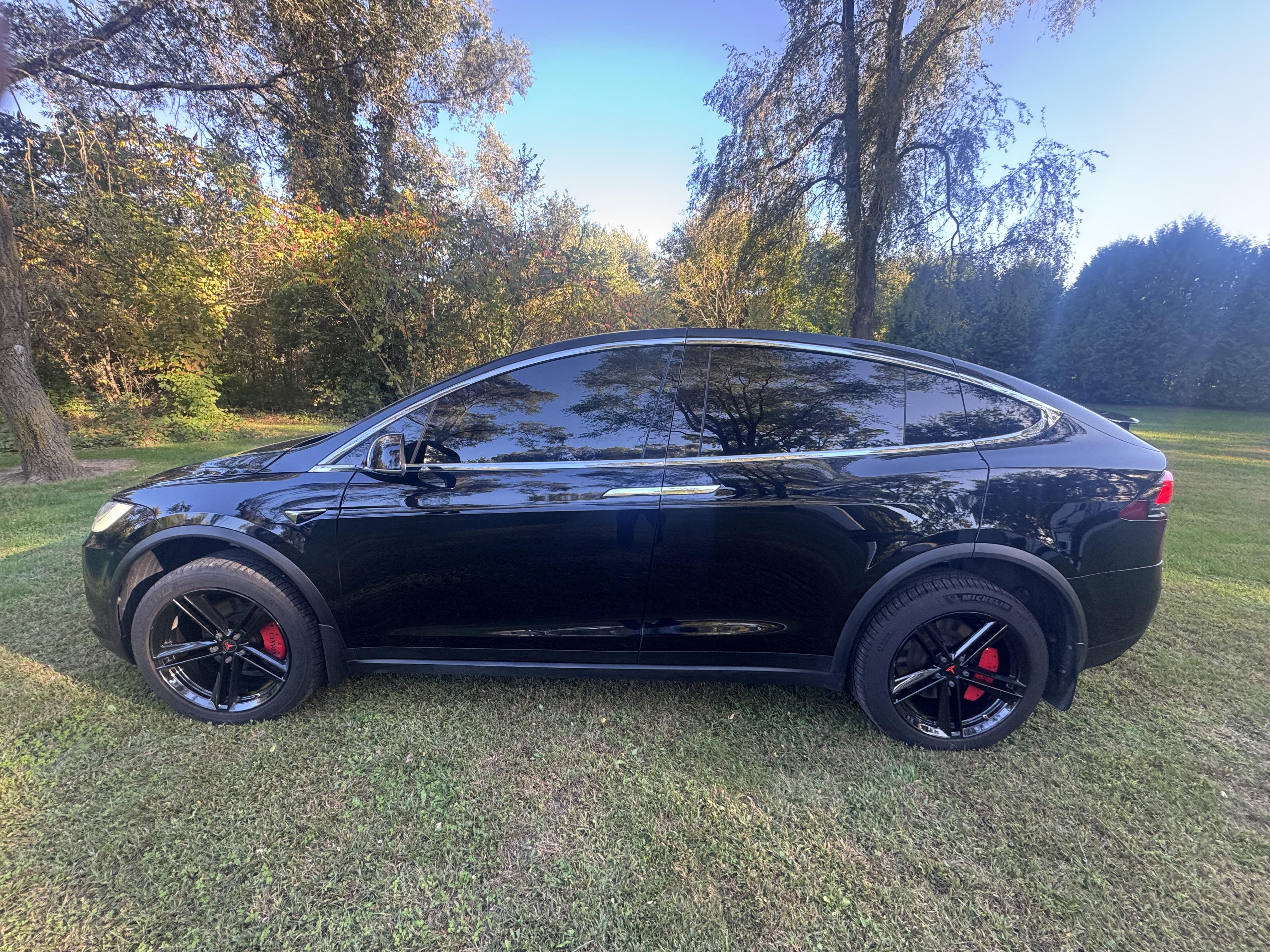 Used 2020 Tesla Model X Long Range AWD/4WD image 1