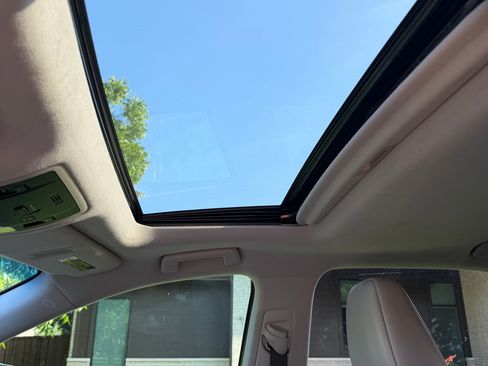 Used 2019 Lexus RX 350 FWD w/ Premium Package image 16