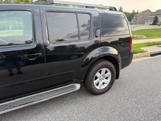 Used 2012 Nissan Pathfinder SV AWD/4WD image 5