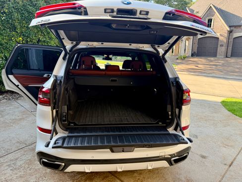 Used 2022 BMW X5 M50i w/ Executive Package image 15