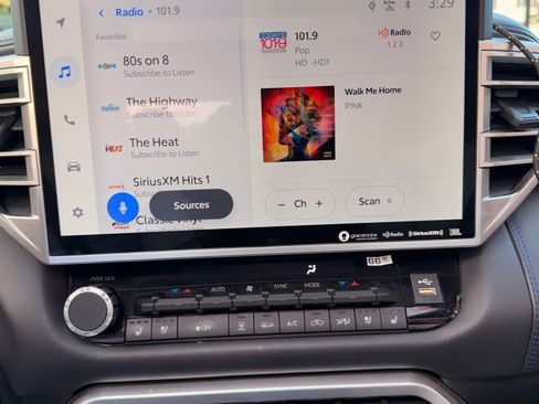 Used 2022 Toyota Tundra Platinum image 21