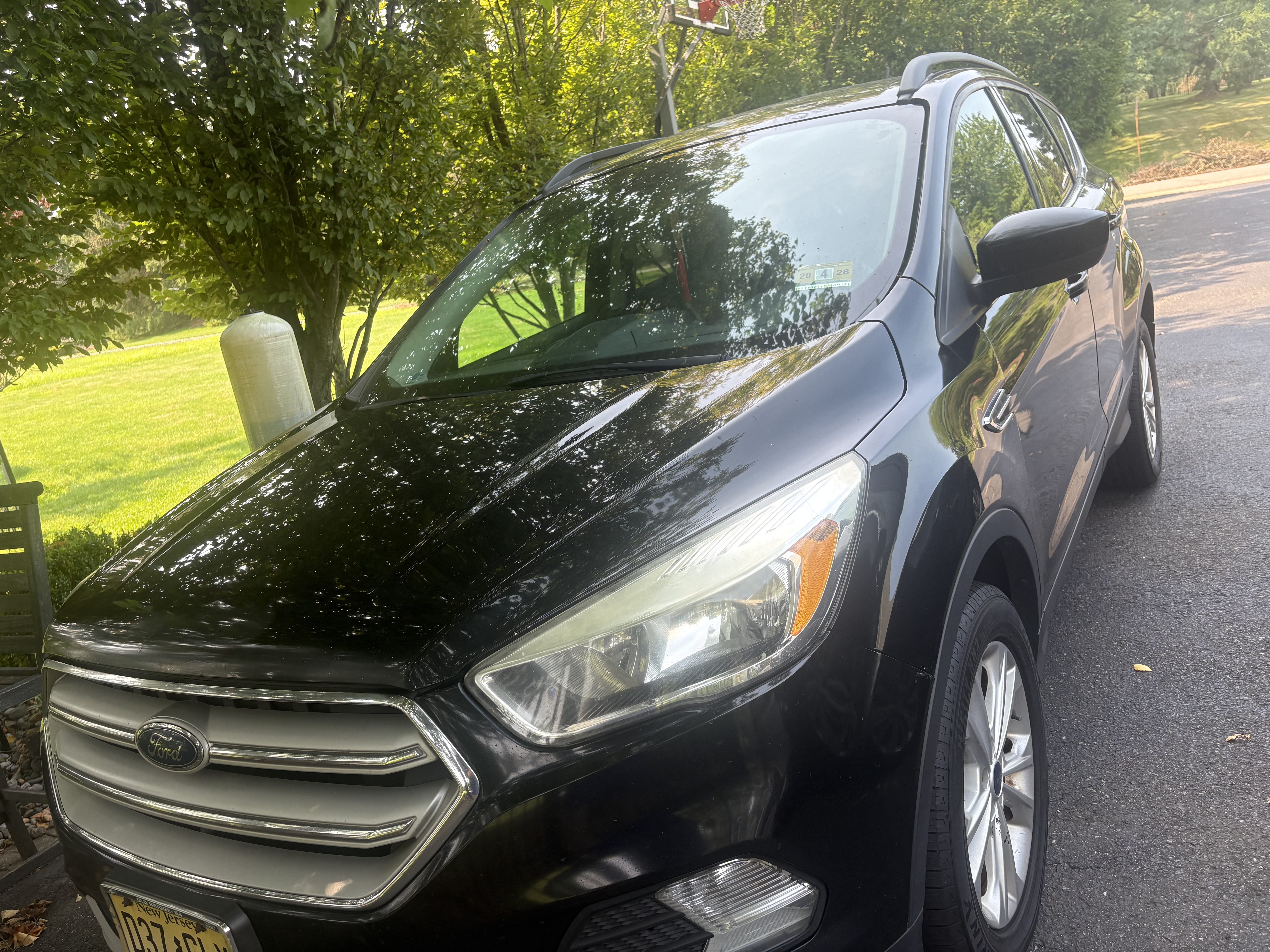 Used 2018 Ford Escape SE w/ SE Sync 3 Package AWD/4WD image 2