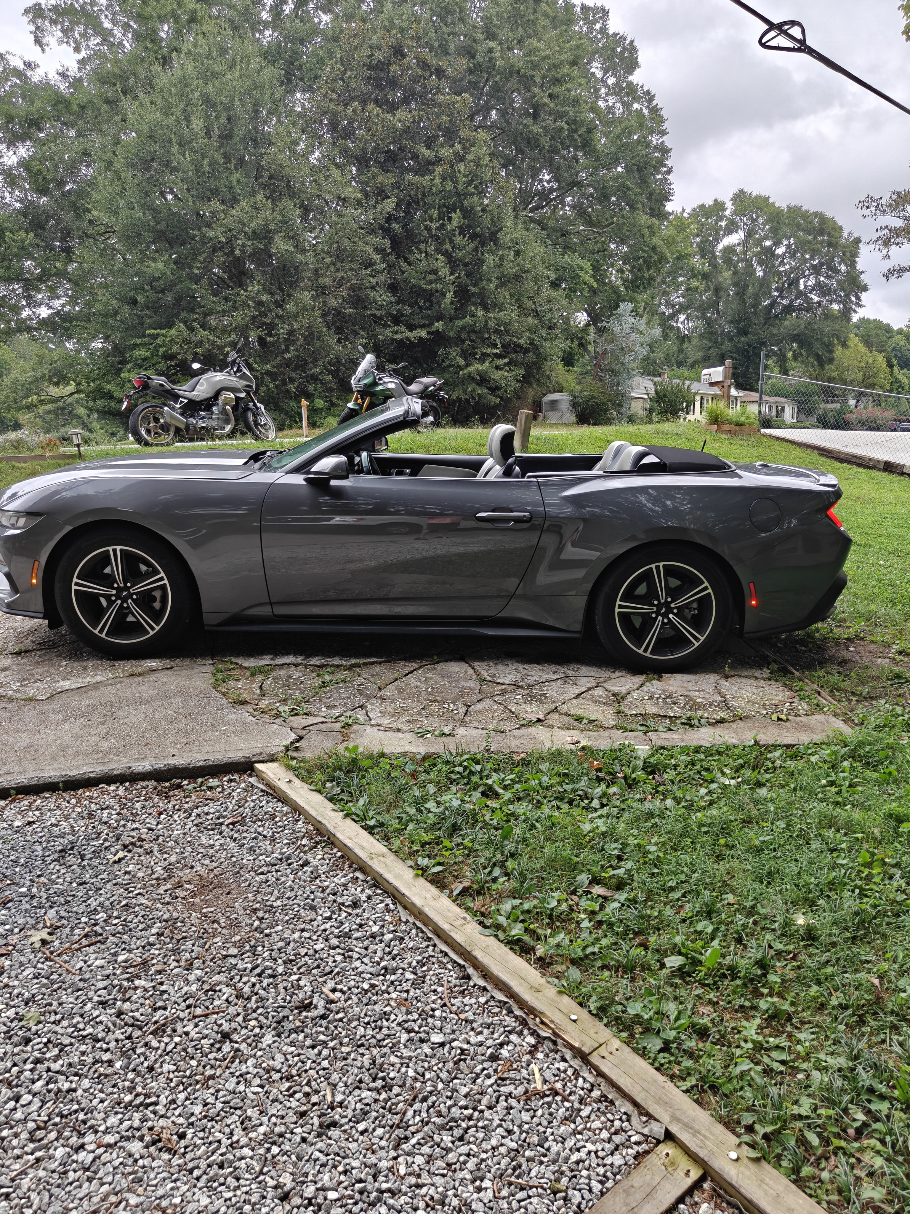 Used 2024 Ford Mustang Premium RWD image 2