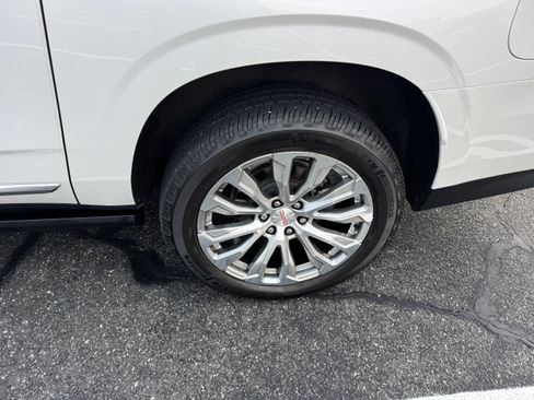 Used 2023 GMC Yukon XL Denali w/ Denali Reserve Package image 8