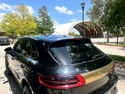 Used 2018 Porsche Macan AWD/4WD image 5