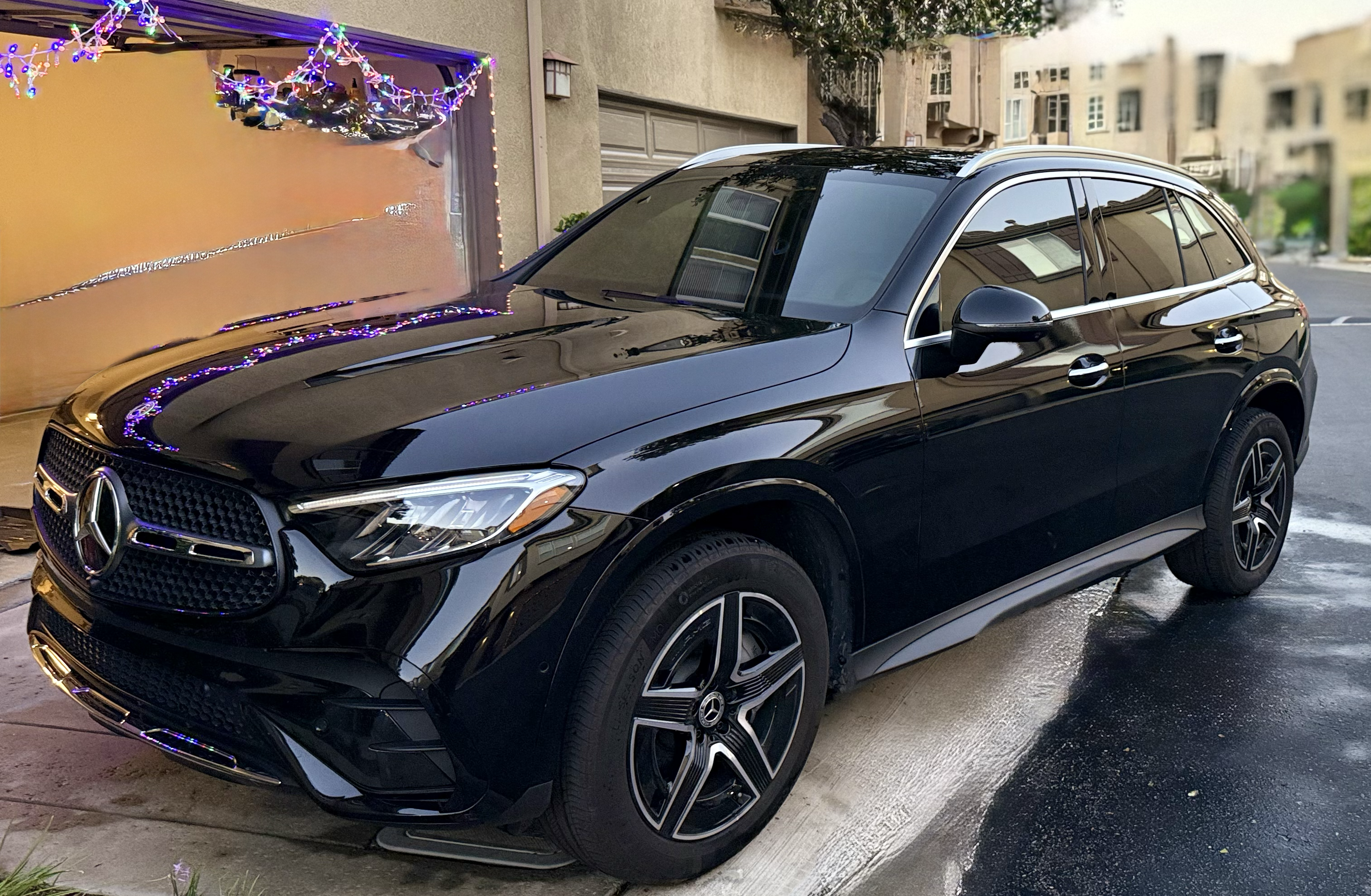 Used 2024 Mercedes-Benz GLC 300 4MATIC image 4