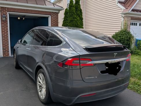 Used 2018 Tesla Model X 100D image 2
