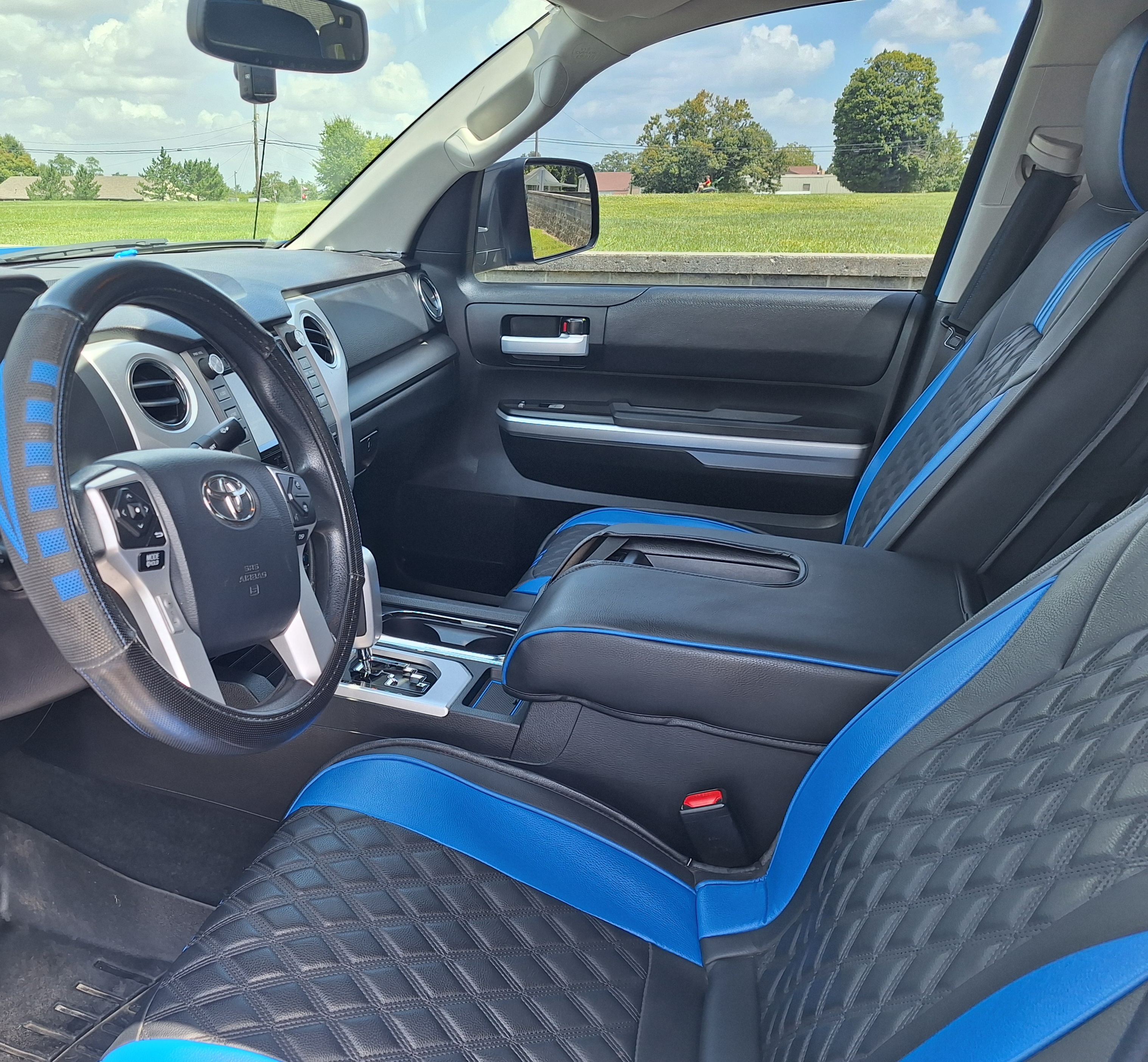 Used 2017 Toyota Tundra SR5 w/ SR5 Upgrade Package AWD/4WD image 19