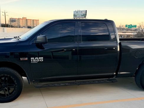 Used 2019 RAM 1500 Classic SLT image 4