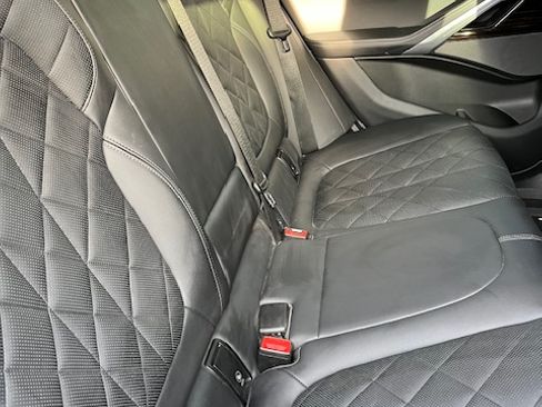 Used 2025 BMW X6 xDrive40i w/ Climate Comfort Package image 14