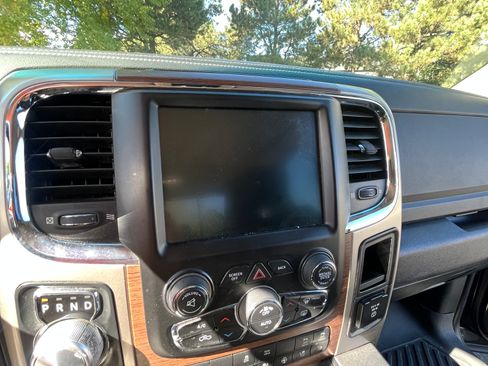 Used 2015 RAM 1500 Laramie w/ Convenience Group image 23