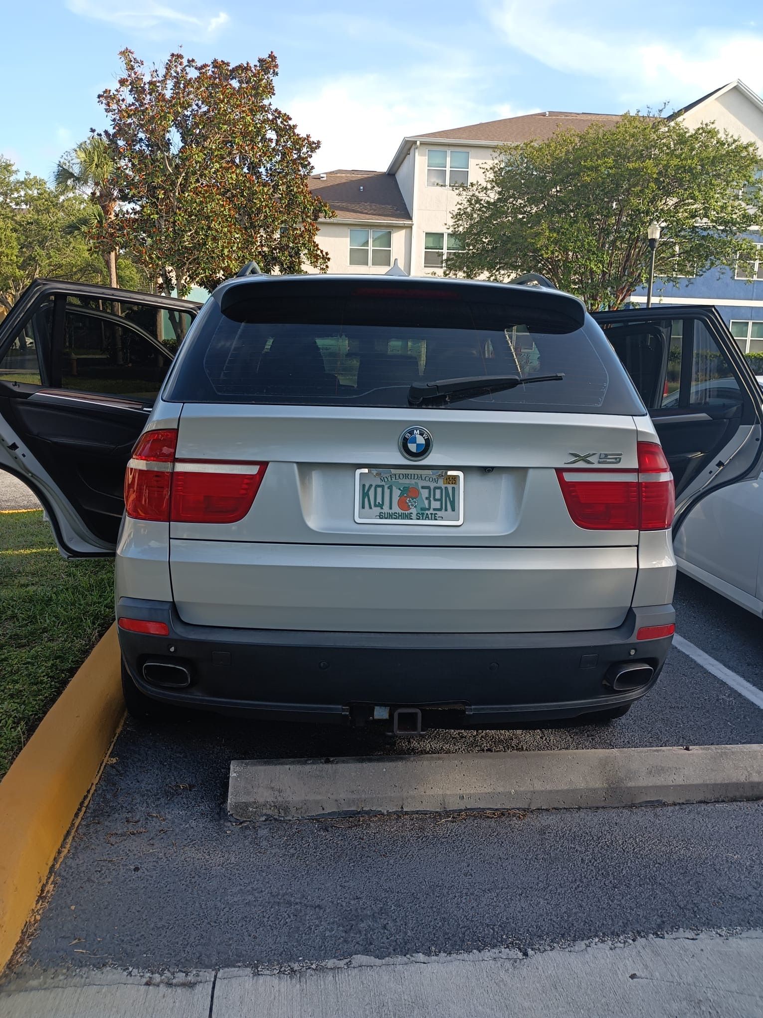 Used 2009 BMW X5 xDrive48i AWD/4WD image 9