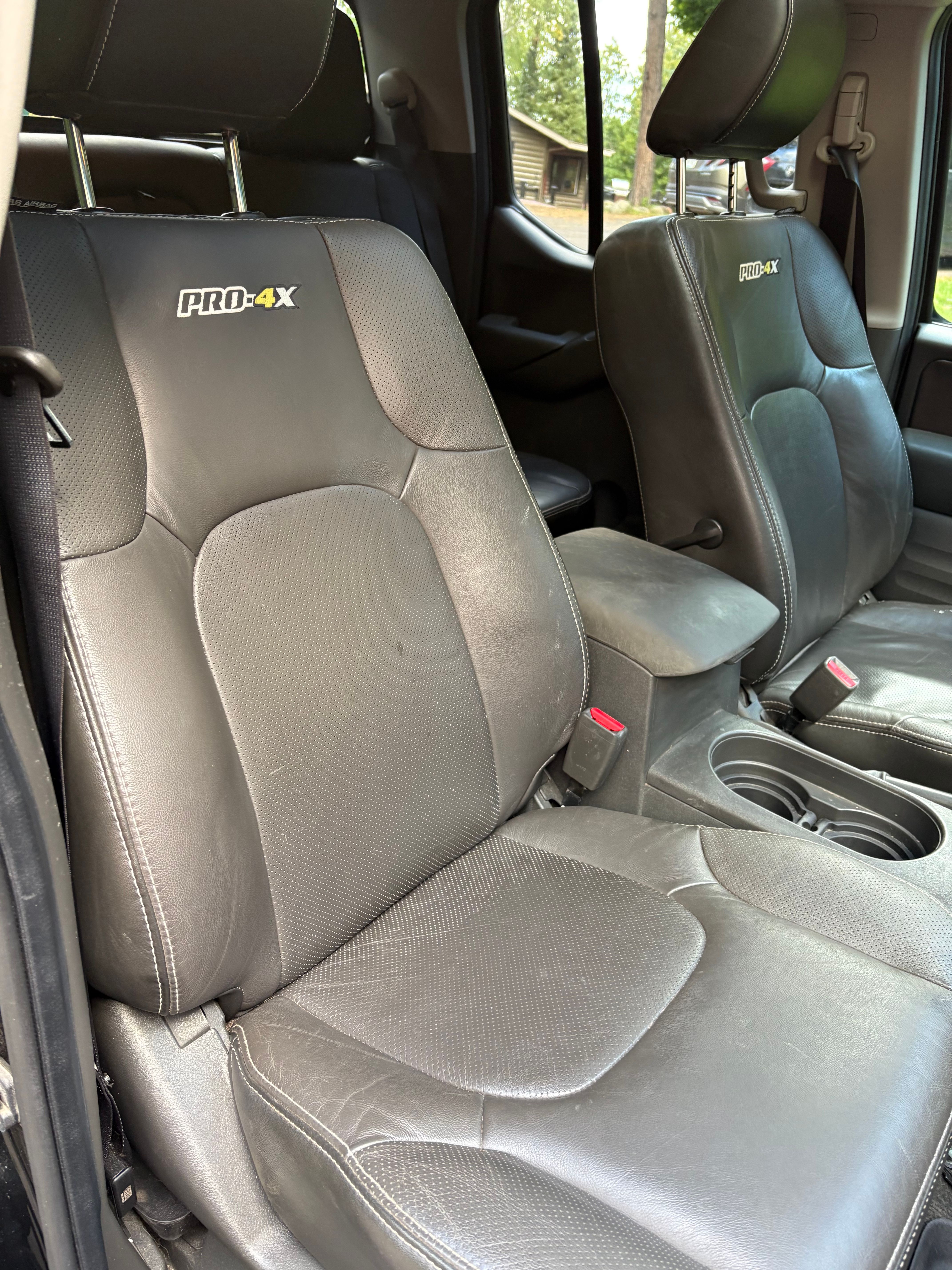 Used 2017 Nissan Frontier PRO-4X w/ Pro-4x Luxury Package AWD/4WD image 12