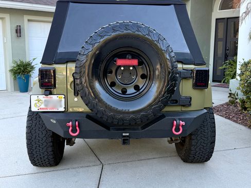 Used 2013 Jeep Wrangler Unlimited Sahara w/ Connectivity Group image 8