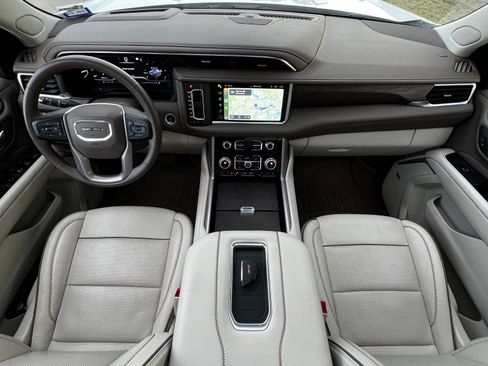 Used 2024 GMC Yukon Denali AWD/4WD image 14