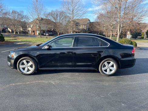 Used 2015 Volkswagen Passat 1.8T Limited Edition image 4