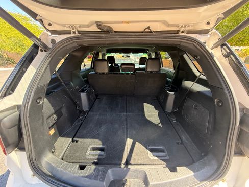 Used 2017 Ford Explorer XLT w/ Equipment Group 202A FWD image 14