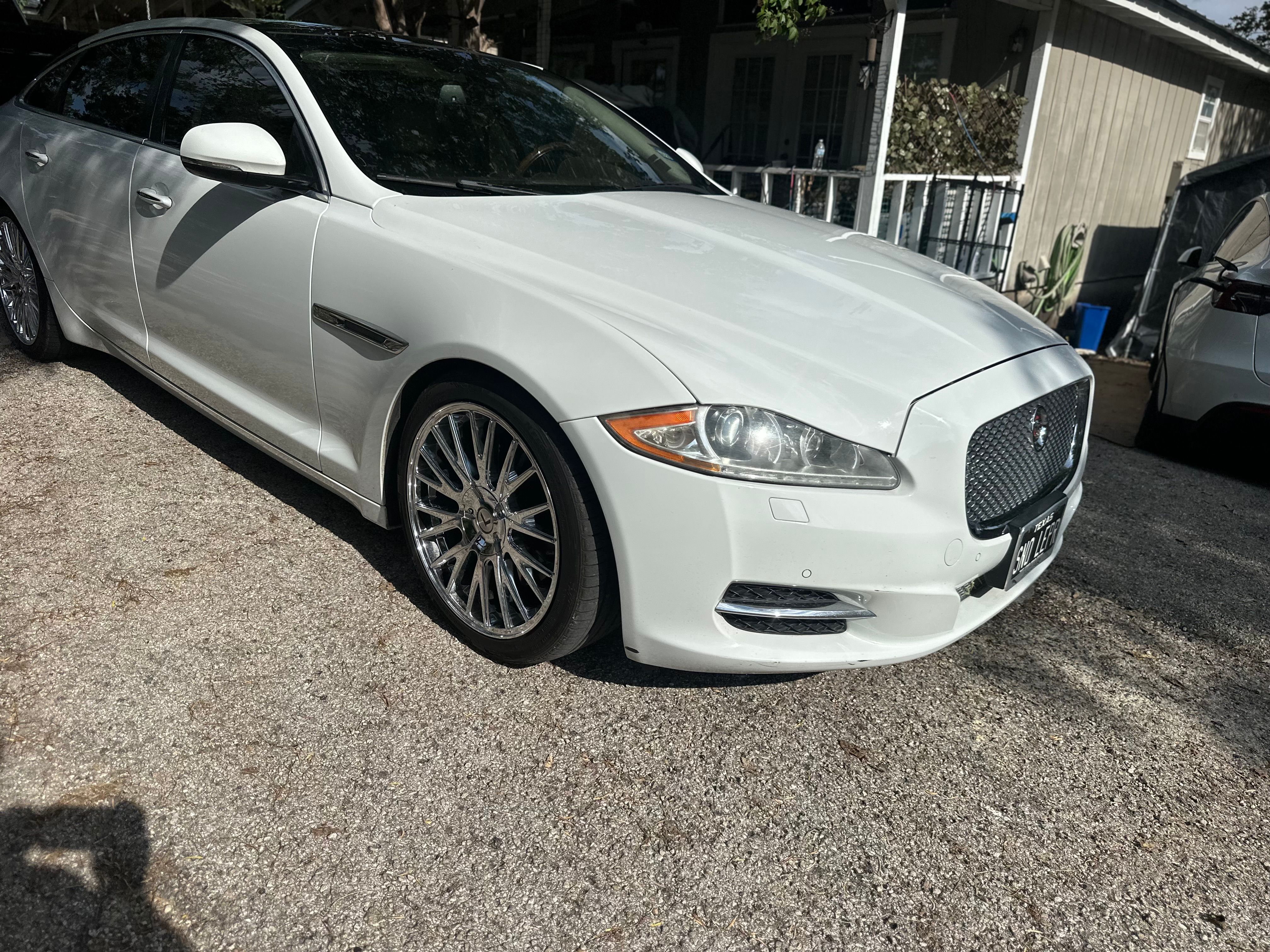Used 2015 Jaguar XJ L Portfolio RWD image 11