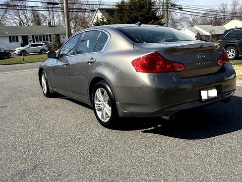 Used 2011 INFINITI G37 x Sedan w/ Premium Pkg image 8