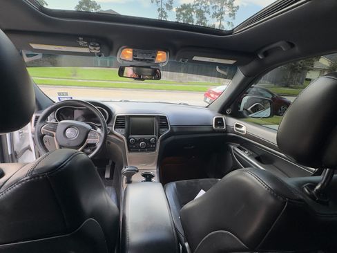 Used 2014 Jeep Grand Cherokee Altitude AWD/4WD image 14