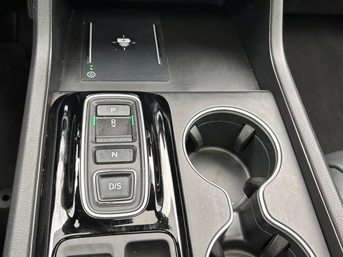 Used 2024 Honda Pilot Touring image 8