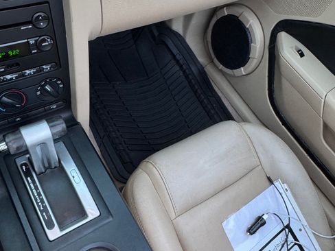 Used 2006 Ford Mustang Premium image 13