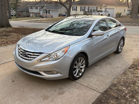 Used 2013 Hyundai Sonata Limited w/ Premium Pkg image 4