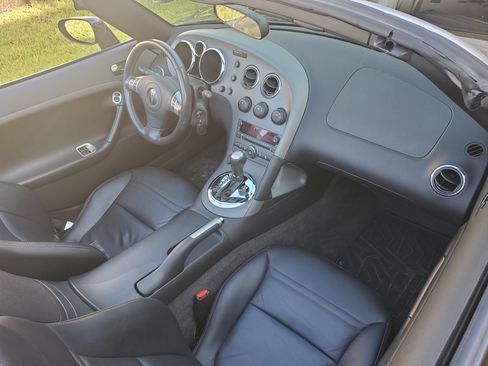 Used 2007 Pontiac Solstice GXP w/ Premium Package image 6