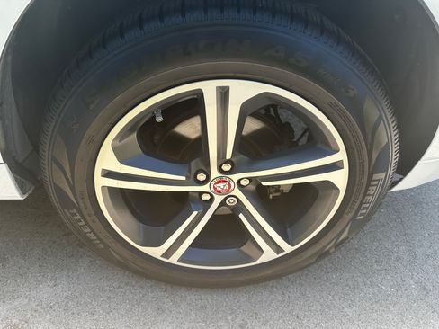 Used 2020 Jaguar F-PACE Checkered Flag image 8