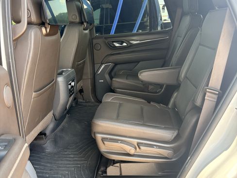 Used 2021 GMC Yukon Denali w/ Denali Ultimate Package AWD/4WD image 12