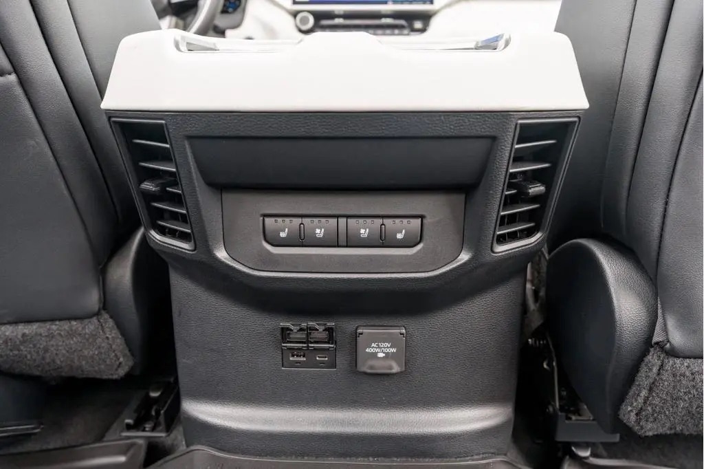 Used 2023 Toyota Tundra Capstone AWD/4WD image 21