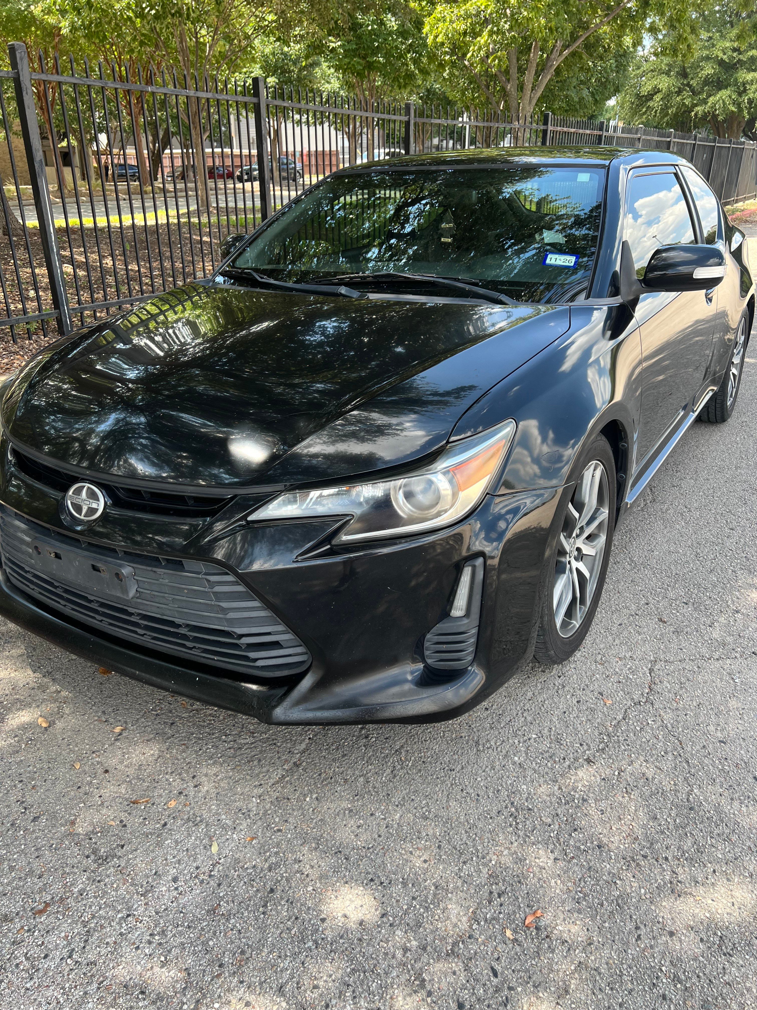 Used 2014 Scion tC FWD image 2