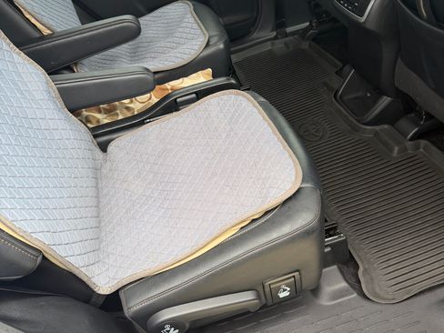 Used 2018 Toyota Highlander XLE image 10