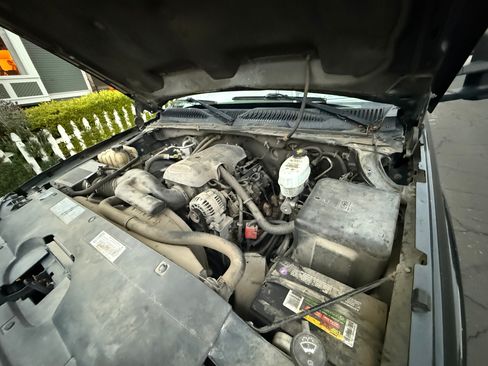 Used 2005 Chevrolet Silverado 2500 LT image 16