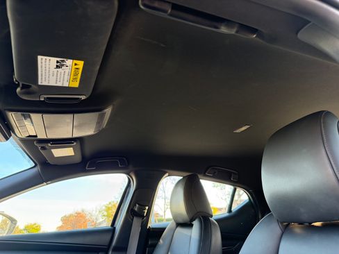 Used 2019 MAZDA MAZDA3 Hatchback image 12