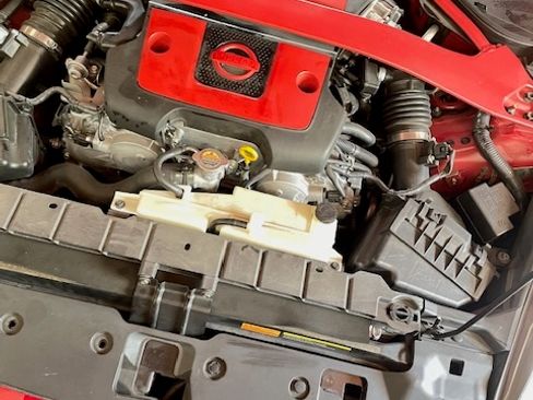 Used 2011 Nissan 370Z Coupe image 10