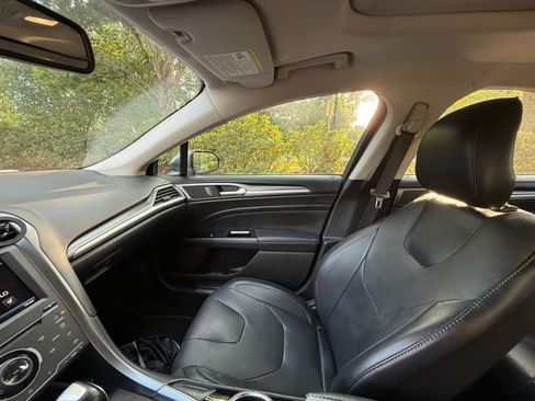 Used 2014 Ford Fusion Titanium FWD image 13