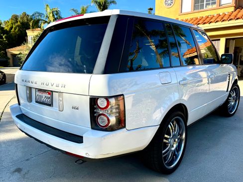 Used 2012 Land Rover Range Rover HSE LUX image 2