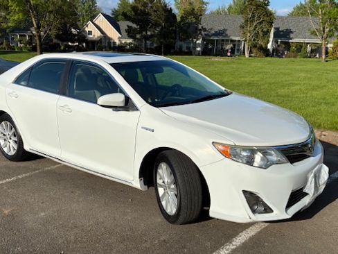 Used 2012 Toyota Camry XLE w/ Leather Pkg FWD image 8
