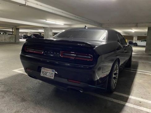 Used 2015 Dodge Challenger SRT w/ Technology Group RWD image 8