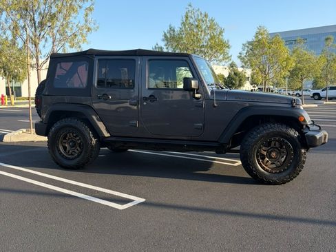Used 2016 Jeep Wrangler Unlimited Sport AWD/4WD image 11