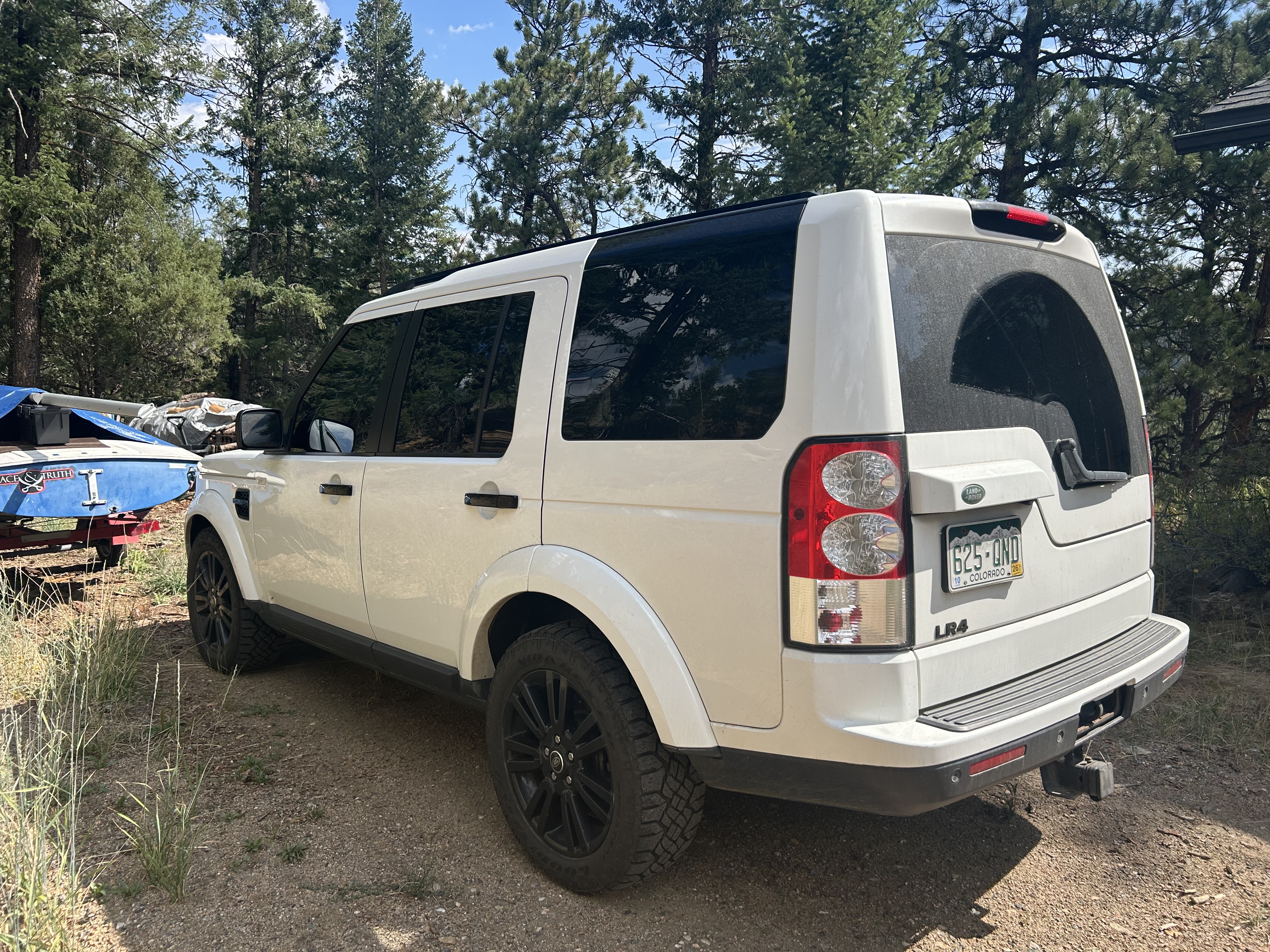 Used 2013 Land Rover LR4 HSE AWD/4WD image 2