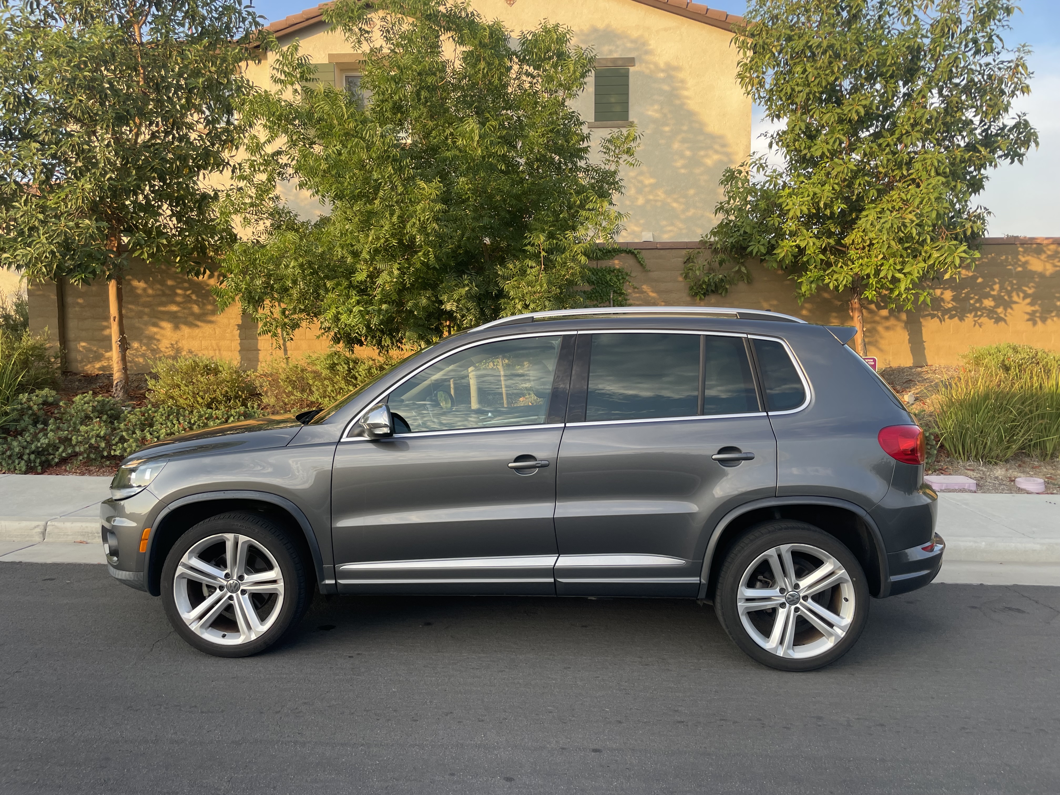 Used 2016 Volkswagen Tiguan R-Line FWD image 6