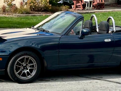 Used 1997 MAZDA MX-5 Miata image 12