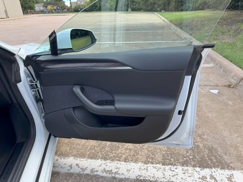 Used 2022 Tesla Model S Standard Range image 18