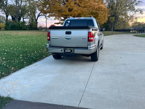 Used 2008 Ford Explorer Sport Trac Limited image 11