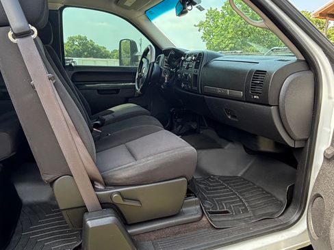 Used 2011 Chevrolet Silverado 3500 LT w/ Interior Plus Package AWD/4WD image 19